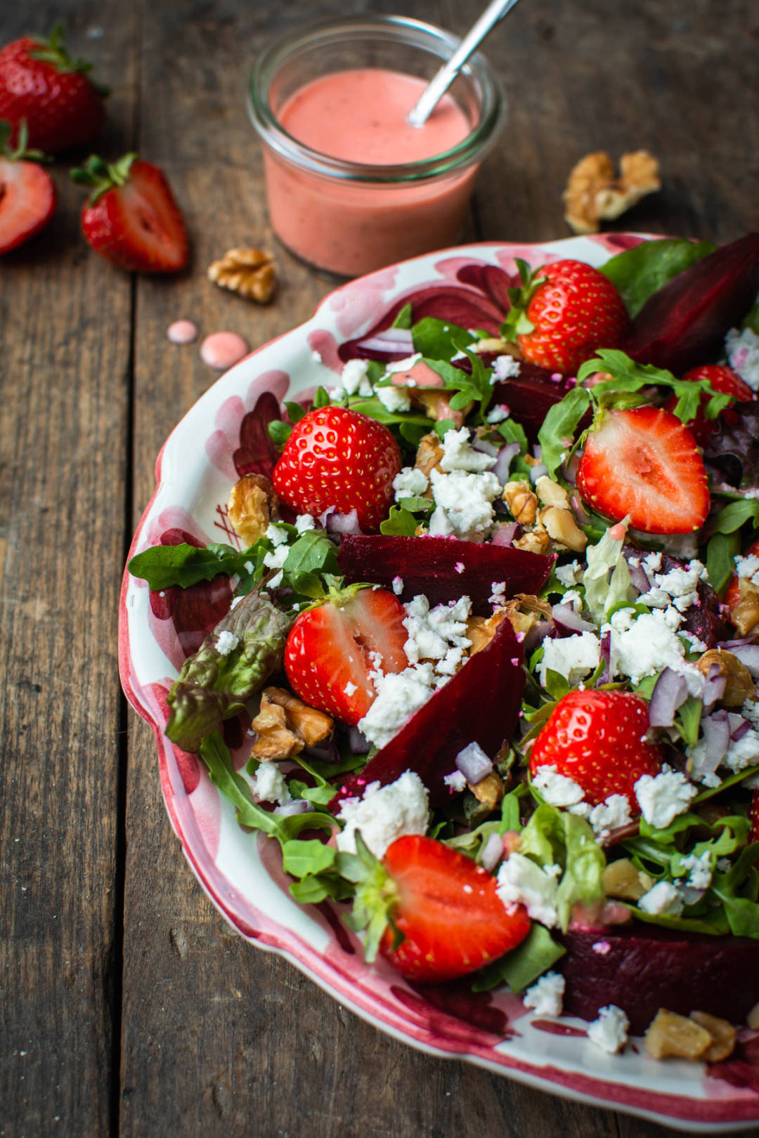 Salade Met Rode Biet Aardbeien En Feta De Sandwichformule Nl