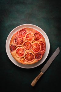 Upside down cake met bloedsinaasappel
