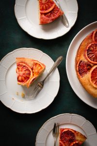 Upside down cake met bloedsinaasappel