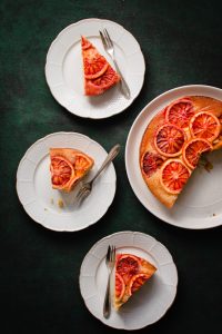 Upside down cake met bloedsinaasappel